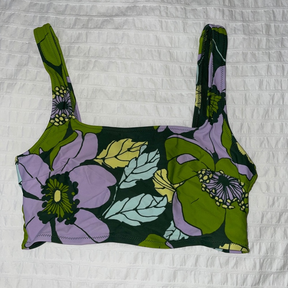 adorable floral bikini top💚✨